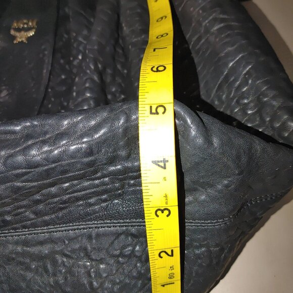 MCM Hobo Handbag Aren Extra Large Drawstring Black Leather Dual Handle Italy COA - Picture 13 of 16